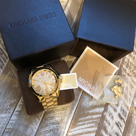 Michael Kors ... Bradshaw gold watch - Picture 7 of 16
